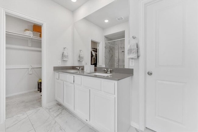 Building Photo - 3727 Handel Dr