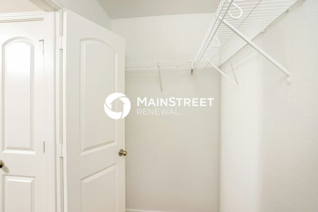 Building Photo - 3 Bedroom Pet-Friendly Home in San Antonio, TX with Main Street Renewal