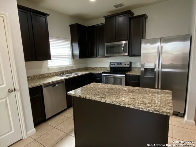Building Photo - 7810 Creekshore Cove