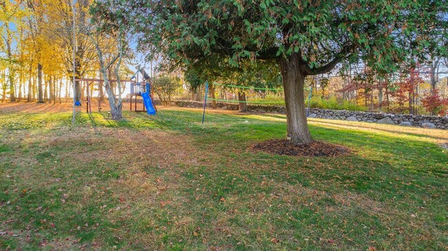 Building Photo - 64 Montebello Rd