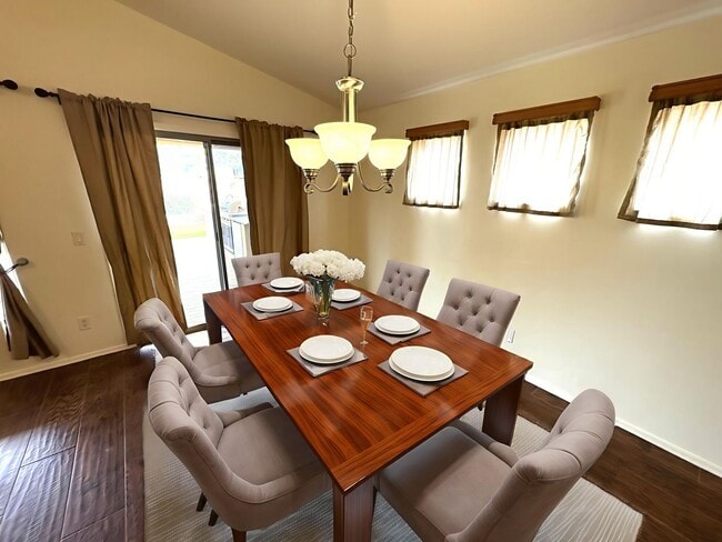 Building Photo - Vail School District Beauty