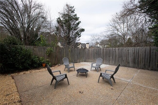 Building Photo - 470 Forestgate Ct