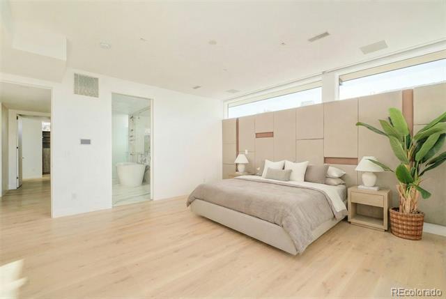 Building Photo - 121 S Dexter St