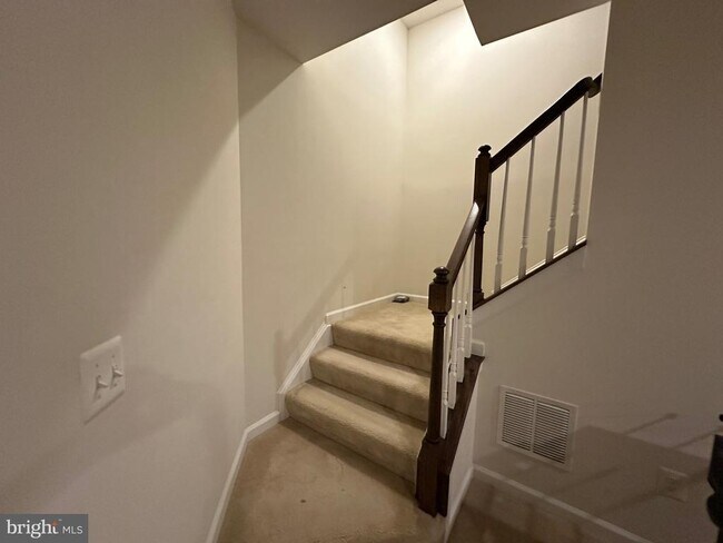 Building Photo - 24800 Beardgrass Pl