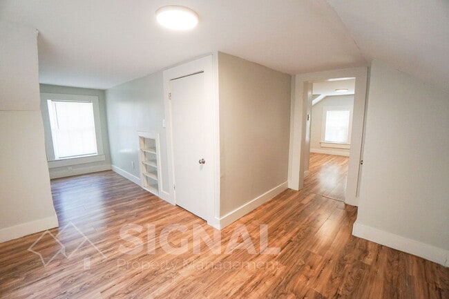 Building Photo - 1906 15th Ct N