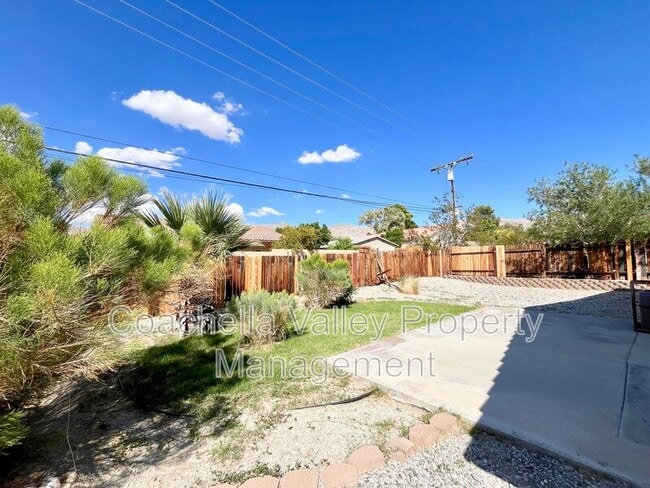 Building Photo - 66028 Mission Lakes Blvd