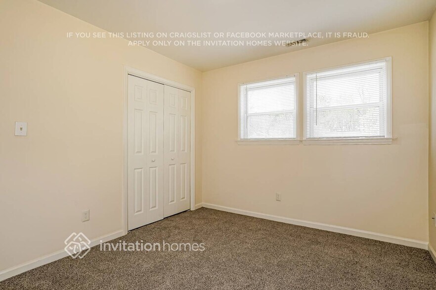 Building Photo - 10400 Neland St