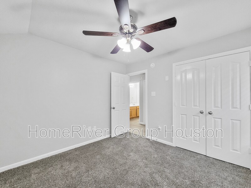 Building Photo - 11930 Cottonwood Ln