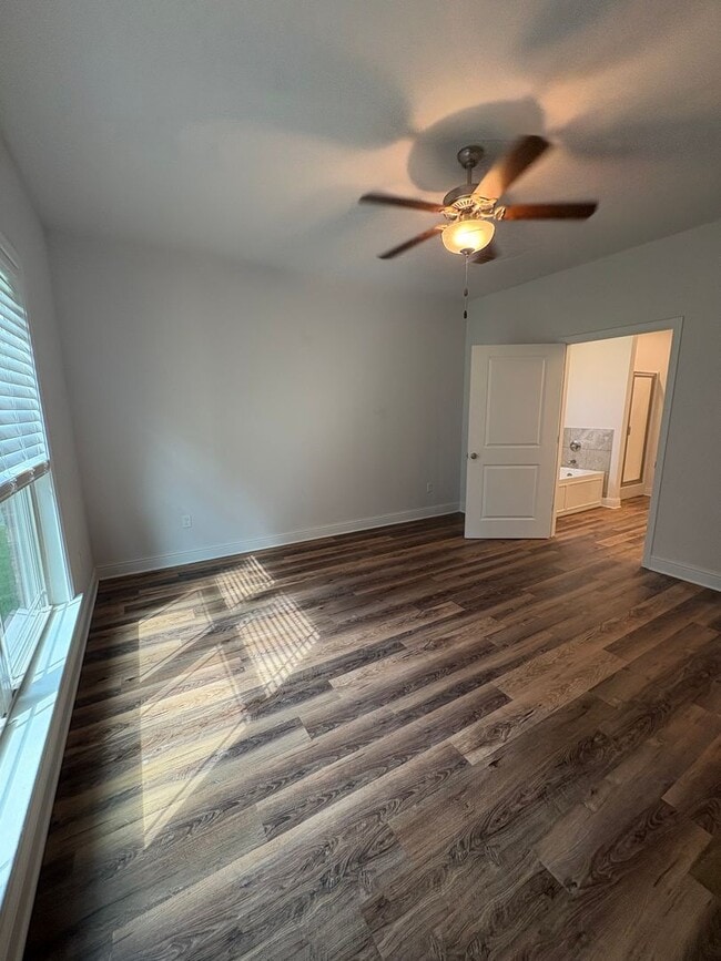 Building Photo - Beaultiful 3 bed 2 bath home in Long Beach