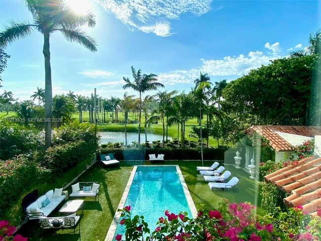 Building Photo - 5800 La Gorce Dr