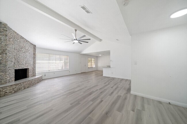 Building Photo - For Lease | 3 Bed, 2 Bath | 1,446 Sq Ft | Greengate Place|