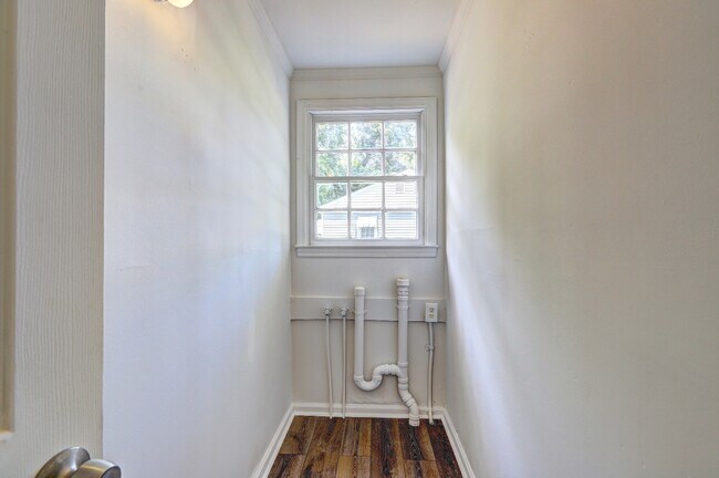 Building Photo - 2752 Alden St