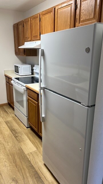 Kitchen w/new appliances and Ninja cooker - 640 Homestead Dr