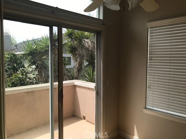Building Photo - 1007 Lilienthal Ln