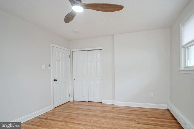 Building Photo - 10 Garfield Ave