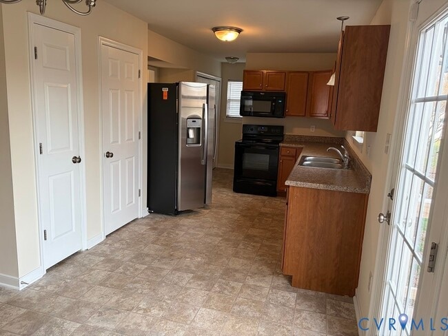 Building Photo - 1310 Rhode Island Ave