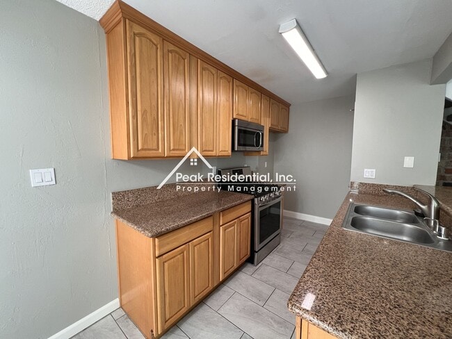 Building Photo - A Very Nice 2bd/1ba Citrus Heights Condo with Garage