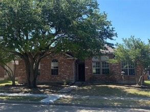 Building Photo - 2917 Cheverny Dr