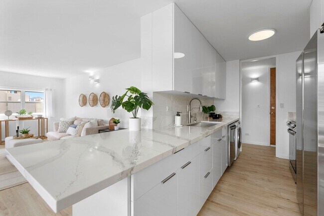 Building Photo - Renovated Unfurnished 2 bedroom, 1.5 bath ...