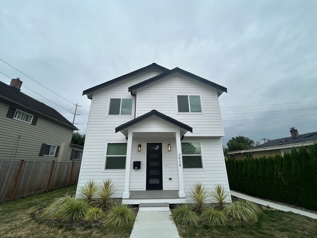 Primary Photo - Gorgeous House in a Family-Friendly neighb...