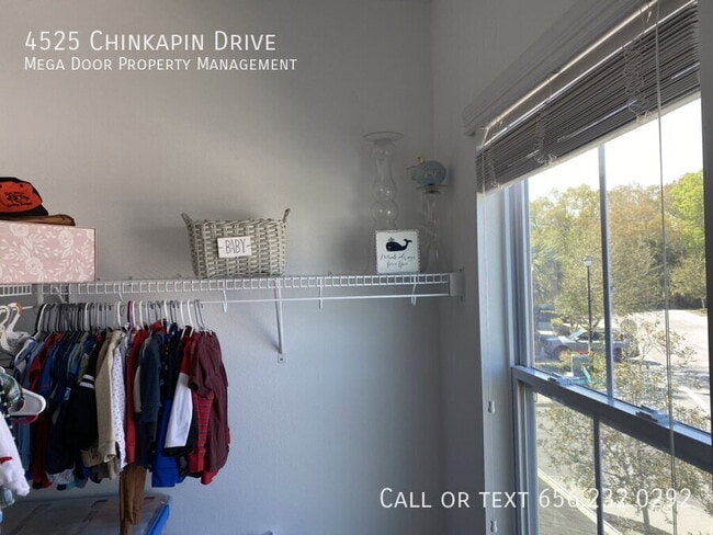 Building Photo - 4525 Chinkapin Dr