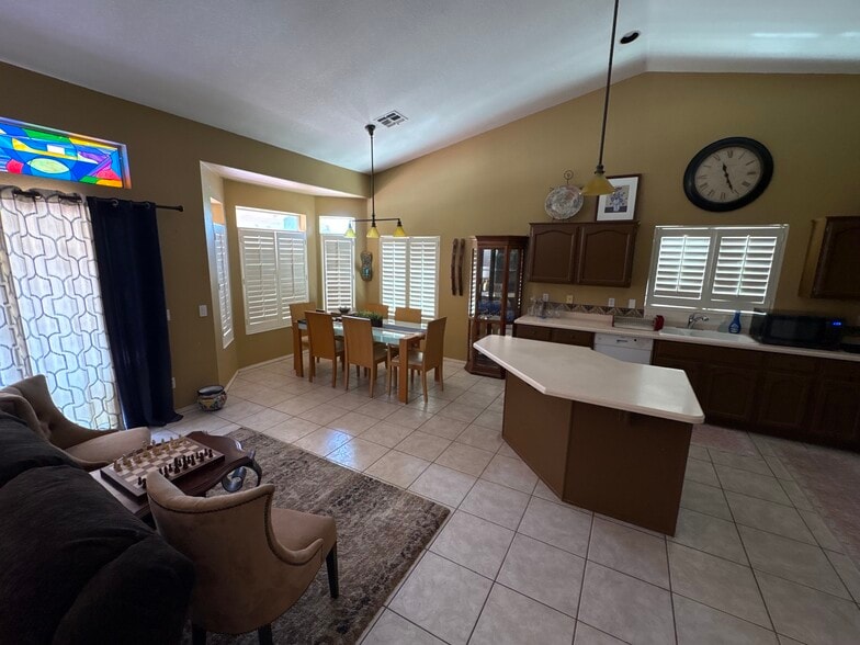 Building Photo - 4015 N 150th Ln