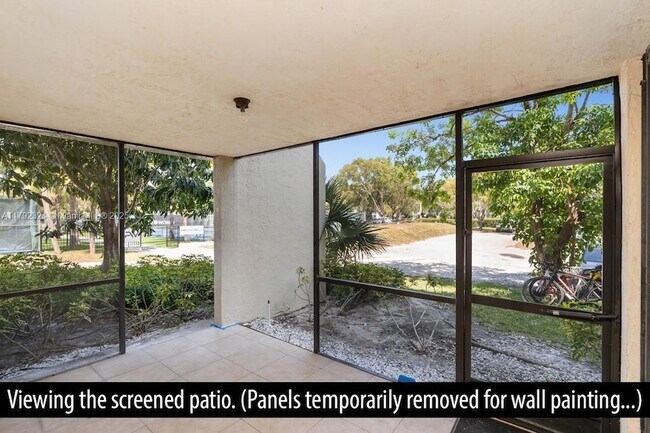Building Photo - 825 Egret Cir
