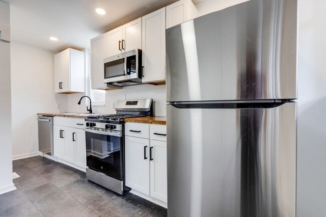 Building Photo - 925 Manton Wy