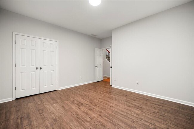 Building Photo - 2798 Loftview Square