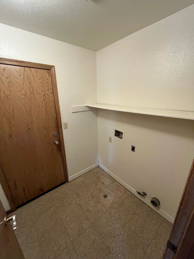 Building Photo - Gorgeous 3 Bedroom Home Coming Soon!!!