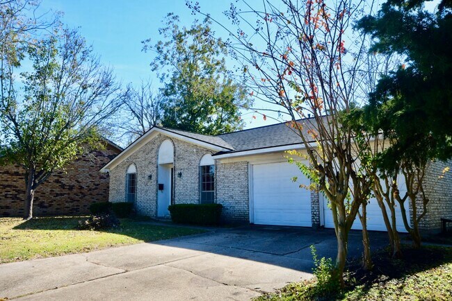 Building Photo - 11846 S Marianne Cir