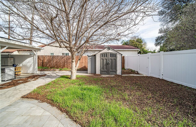 Building Photo - 21016 Saticoy St