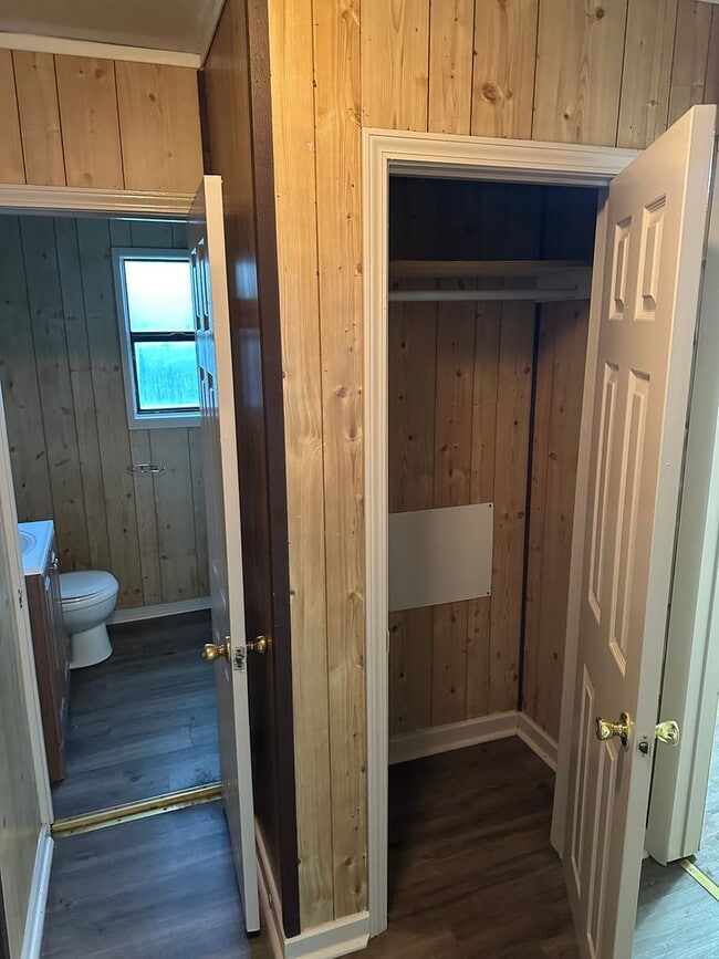 Building Photo - Available Now! 3-Bed, 1-Bath Home in Central Springdale!