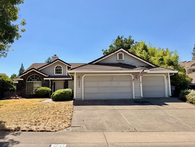 Building Photo - 5663 Montclair Cir