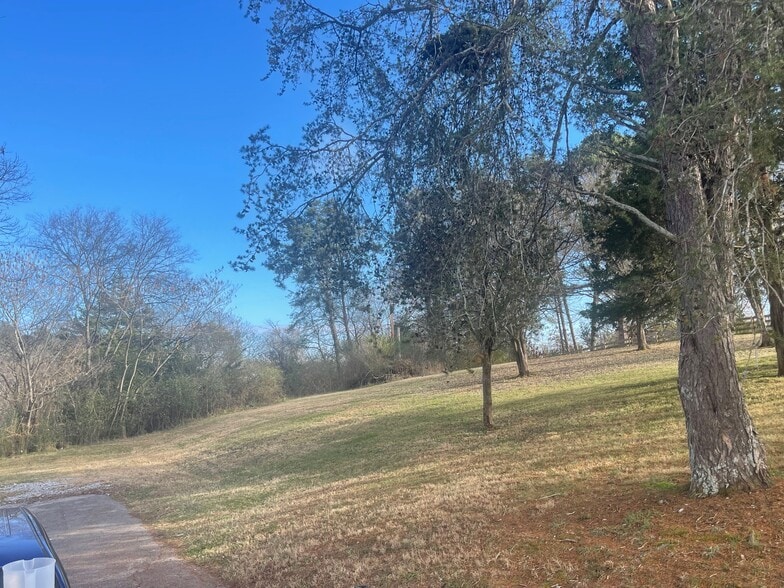 Building Photo - 177 Linda Ave