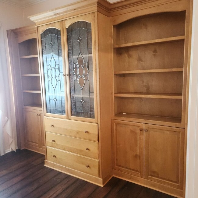 Building Photo - Single Level House in Carlsbad, 4 bed 2.5 bath, 3 car garage on a Cul de sac