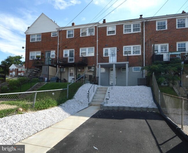 Building Photo - 1223 Newfield Rd