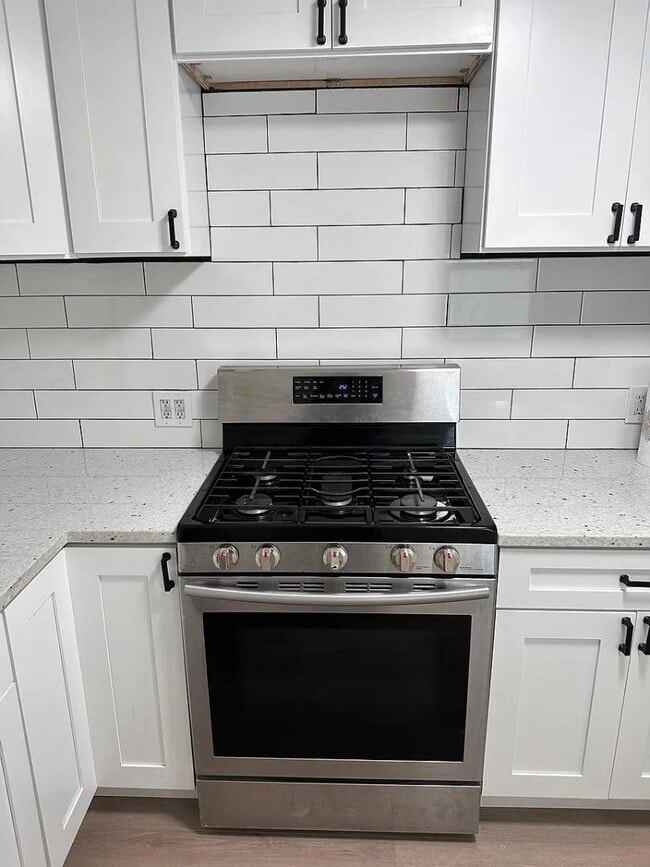 Building Photo - 3505 Iris St N