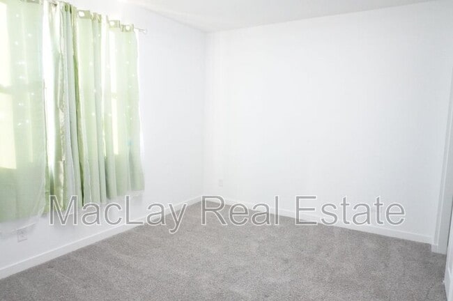 Building Photo - 40562 W Michaels Dr