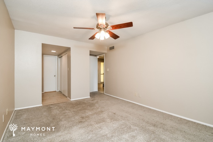 Building Photo - 2108 E Villa Ct