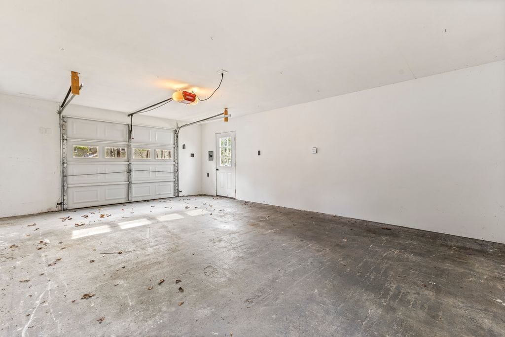 Building Photo - 83 Richardson St