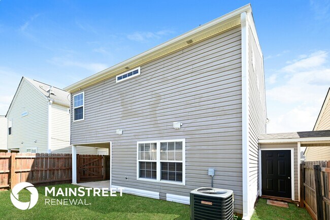 Building Photo - 340 Meadowridge Dr