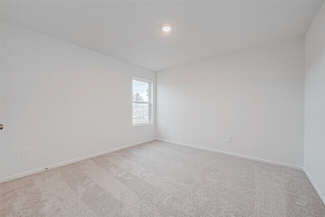 Building Photo - 719-719 Falling Cave Dr