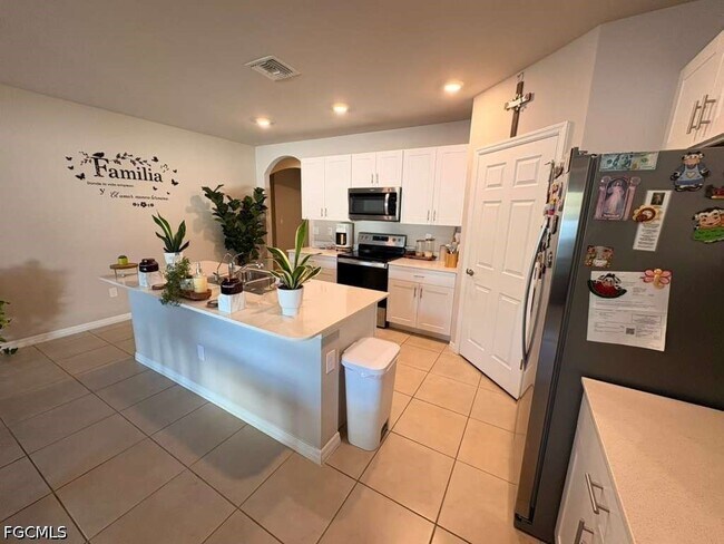 Building Photo - 1129 NW 20th Ave