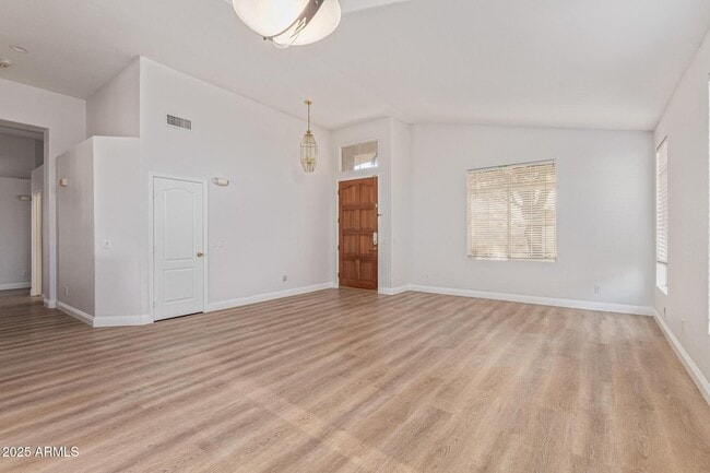 Building Photo - 15213 N 55th Way