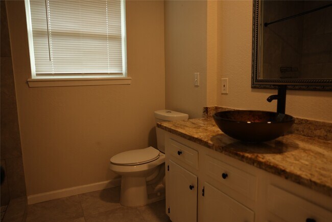 Building Photo - 1038 Cottage Oak Ln