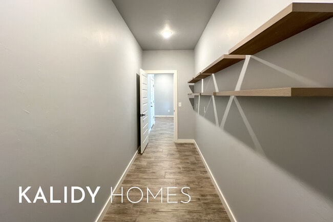 Building Photo - 520 Kearny Ln