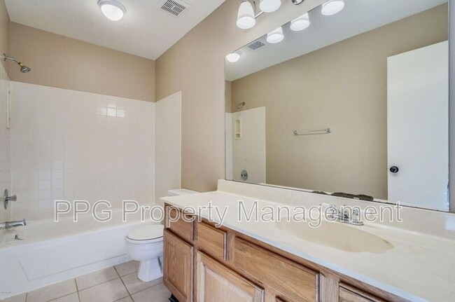 Building Photo - 521 E Kristal Way
