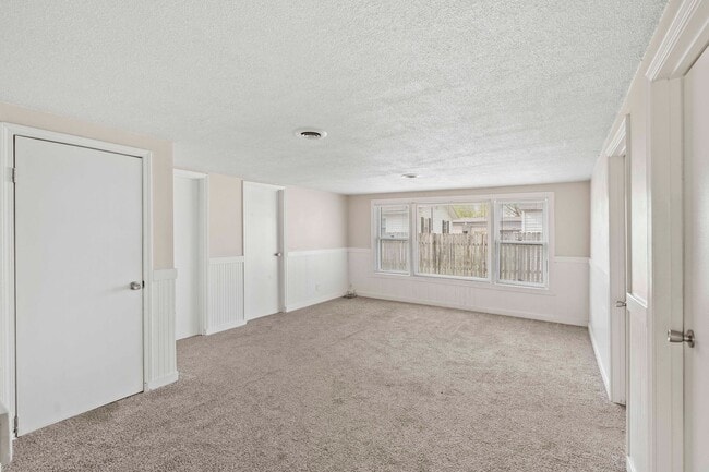 Building Photo - 3 Bedroom Home In Chesterton