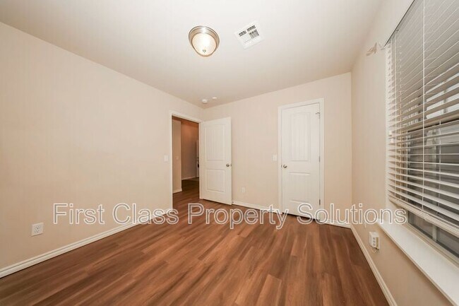 Building Photo - 19613 Allergando Ln